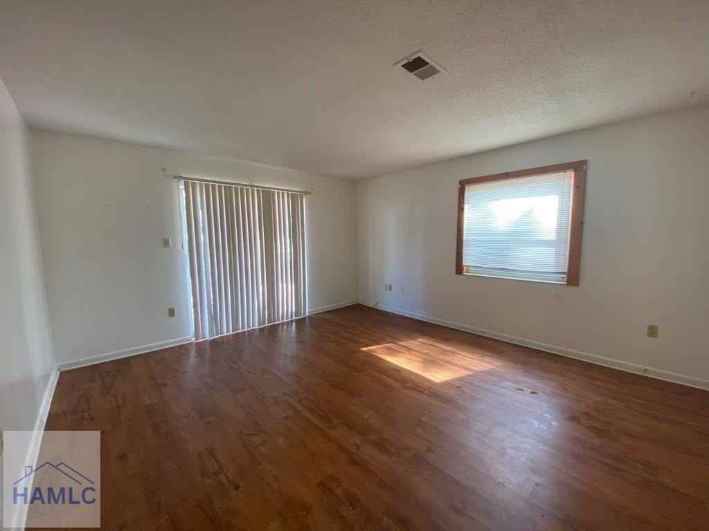 108 Cherokee Cir - Photo 2 of 6