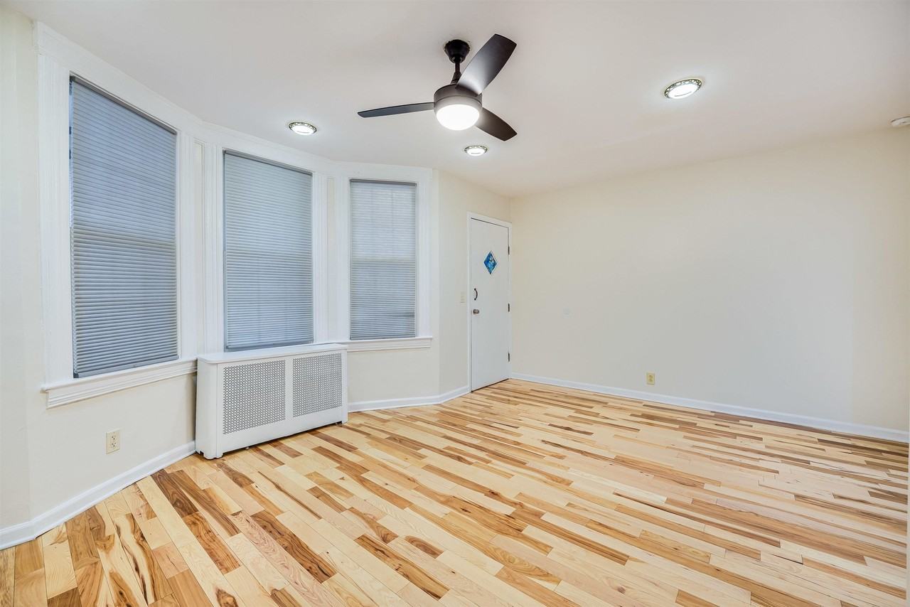 100 W 17th St #1 - Photo 3 of 17