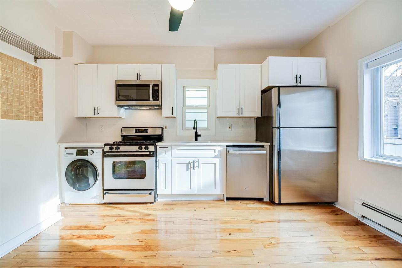 100 W 17th St #1 - Photo 7 of 17