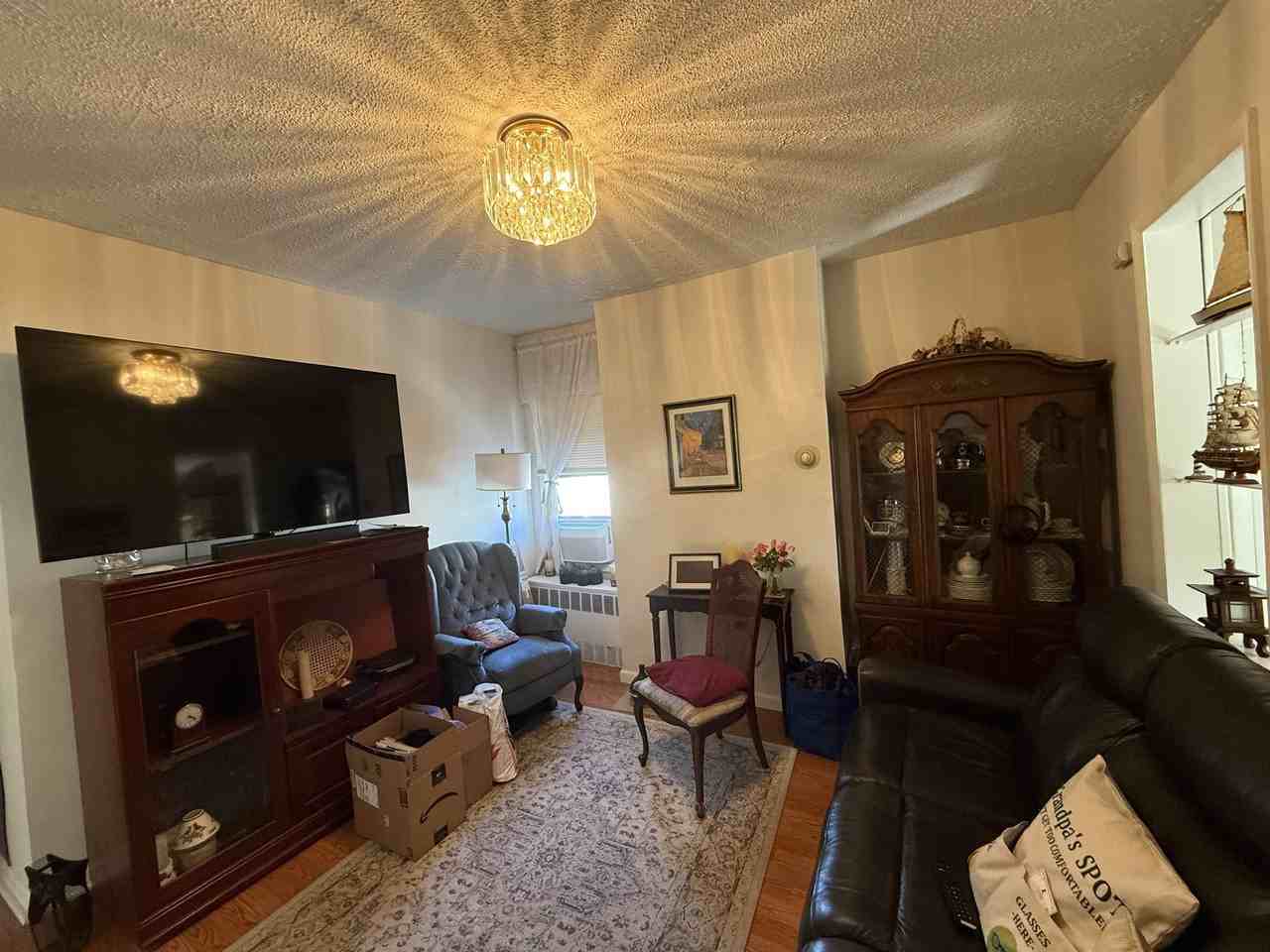 609 38th St #3 - Photo 2 of 6