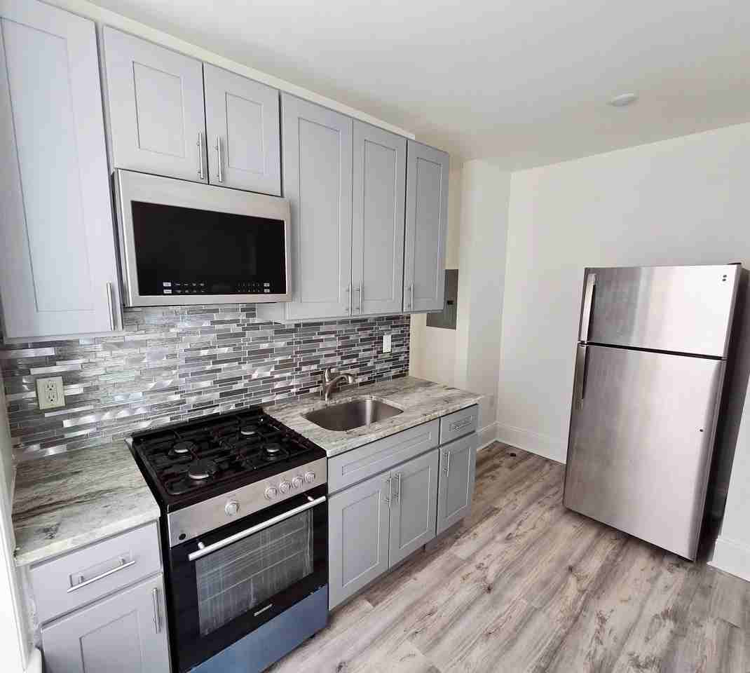 106 Glenwood Ave #202 - Photo 3 of 6