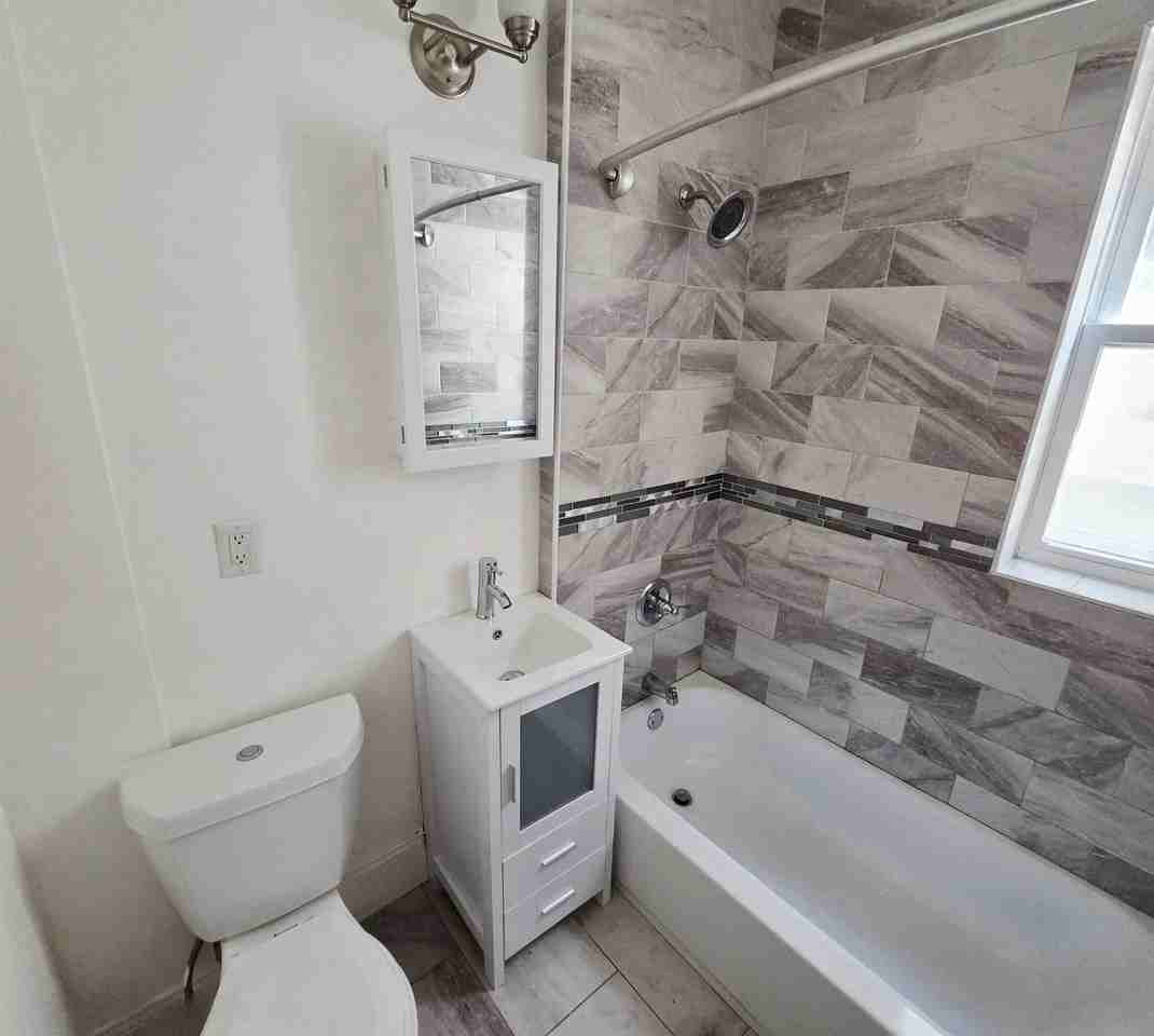 106 Glenwood Ave #202 - Photo 5 of 6