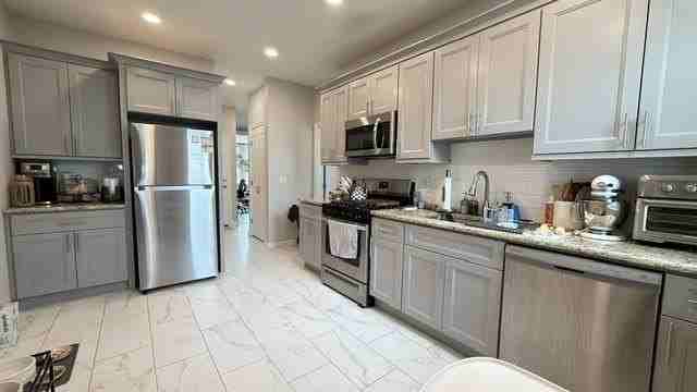 224 Highpoint Ave #1 - Photo 7 of 12