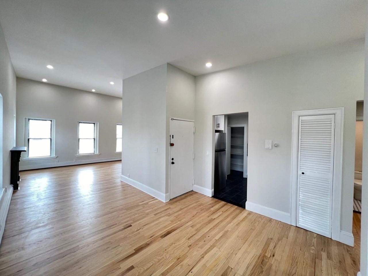 48 Bright St #4 - Photo 6 of 41