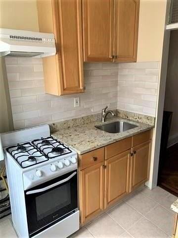 324 Washington St #3 - Photo 6 of 8