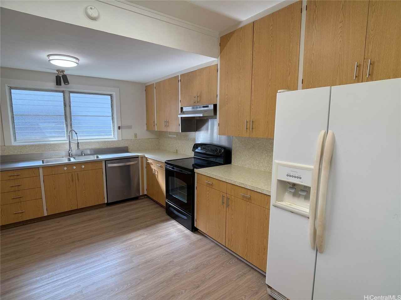 1124 16th Ave Apt B - Photo 4 of 15