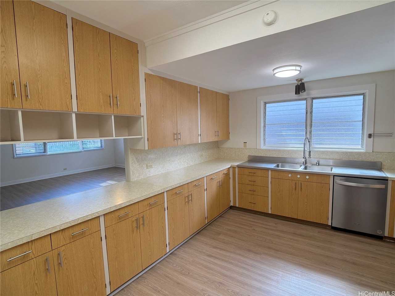 1124 16th Ave Apt B - Photo 5 of 15