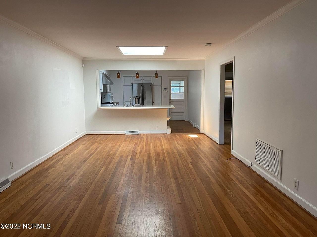 264 E Indiana Ave - Photo 4 of 28