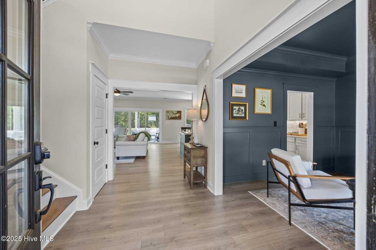 3506 Sir James Ln - Photo 2 of 48