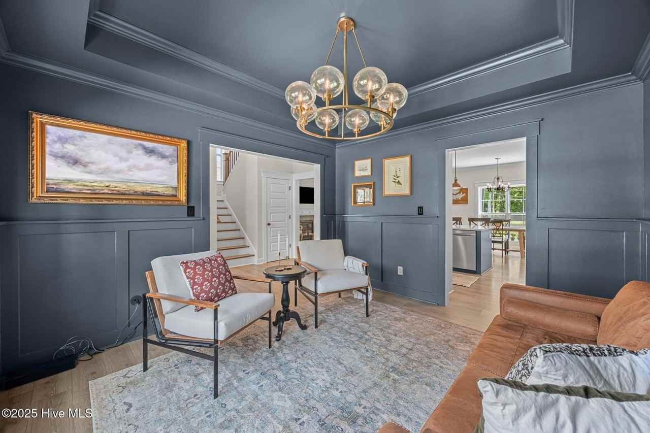 3506 Sir James Ln - Photo 4 of 48