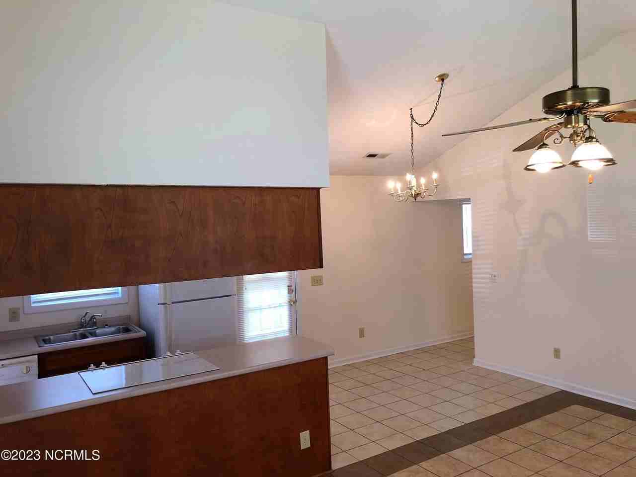 3814 Fawn Creek Dr - Photo 3 of 20