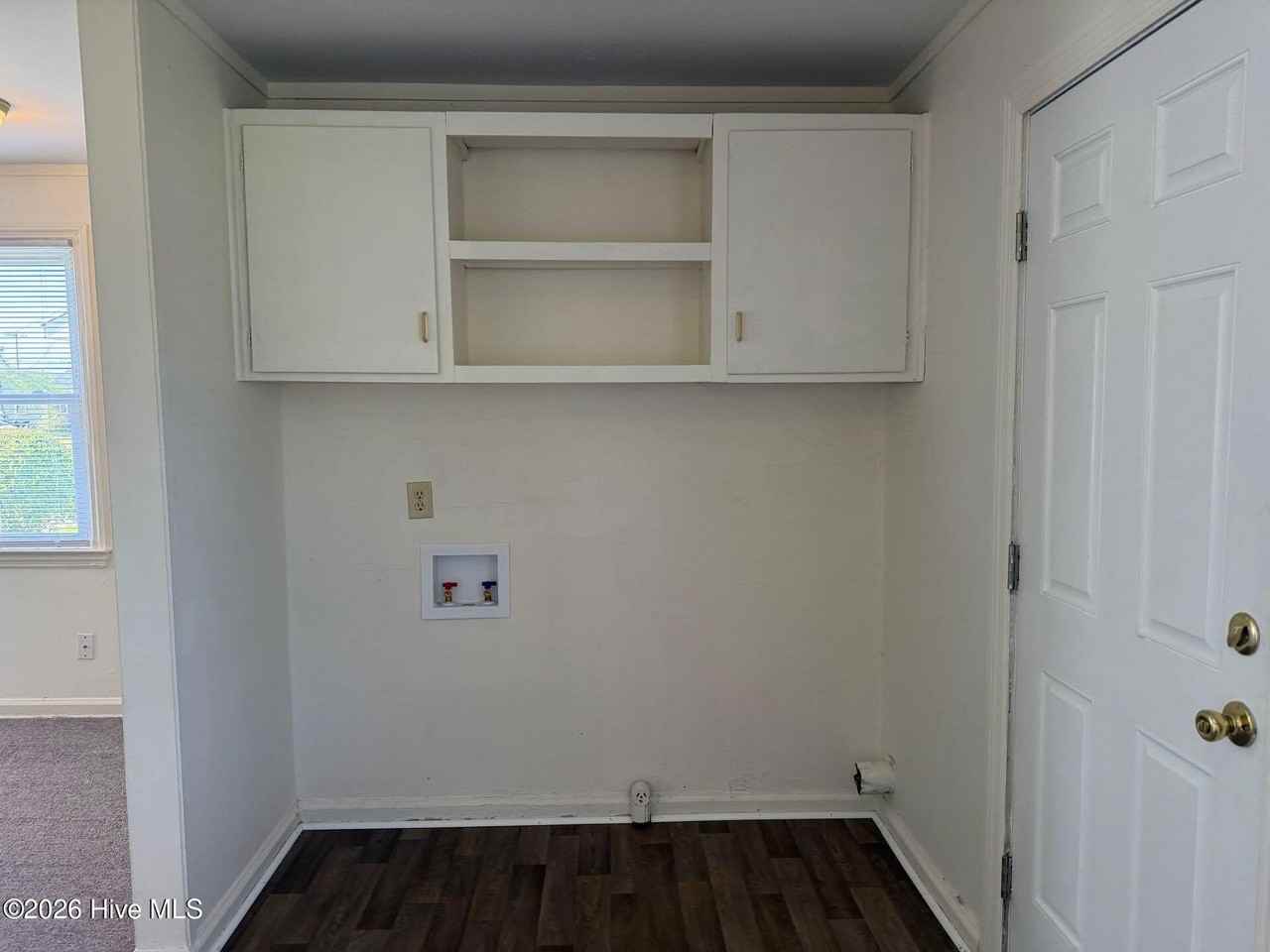 333 Starling St - Photo 3 of 9