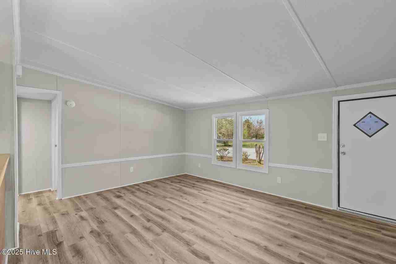 100 Caviness Dr - Photo 5 of 34