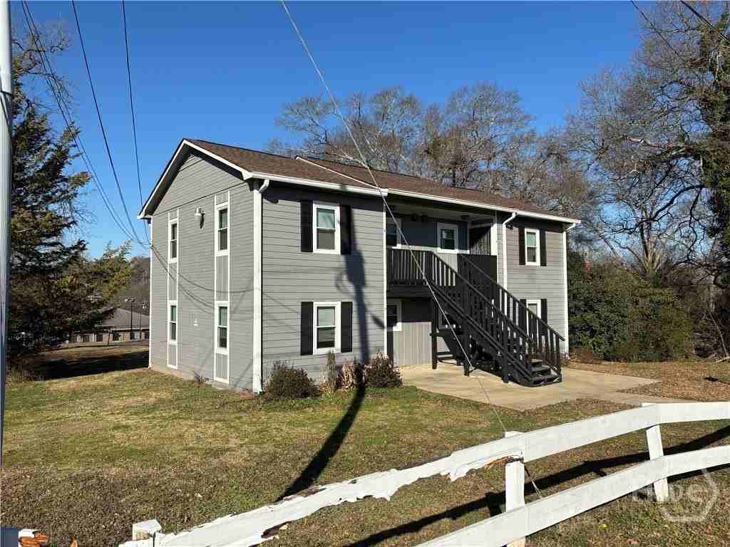 340 Paris St Apt A - Photo 2 of 8