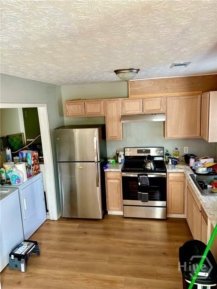 340 Paris St Apt A - Photo 3 of 8