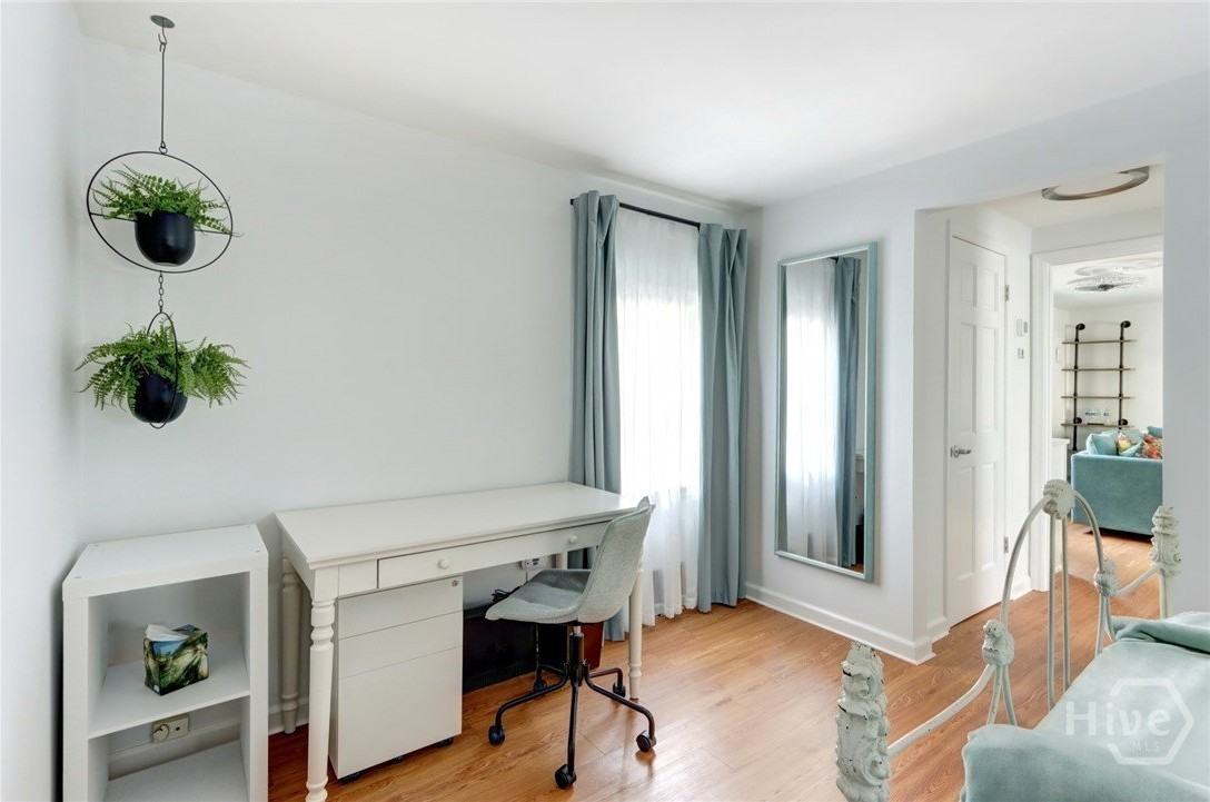 205 W Jones Ln - Photo 5 of 9