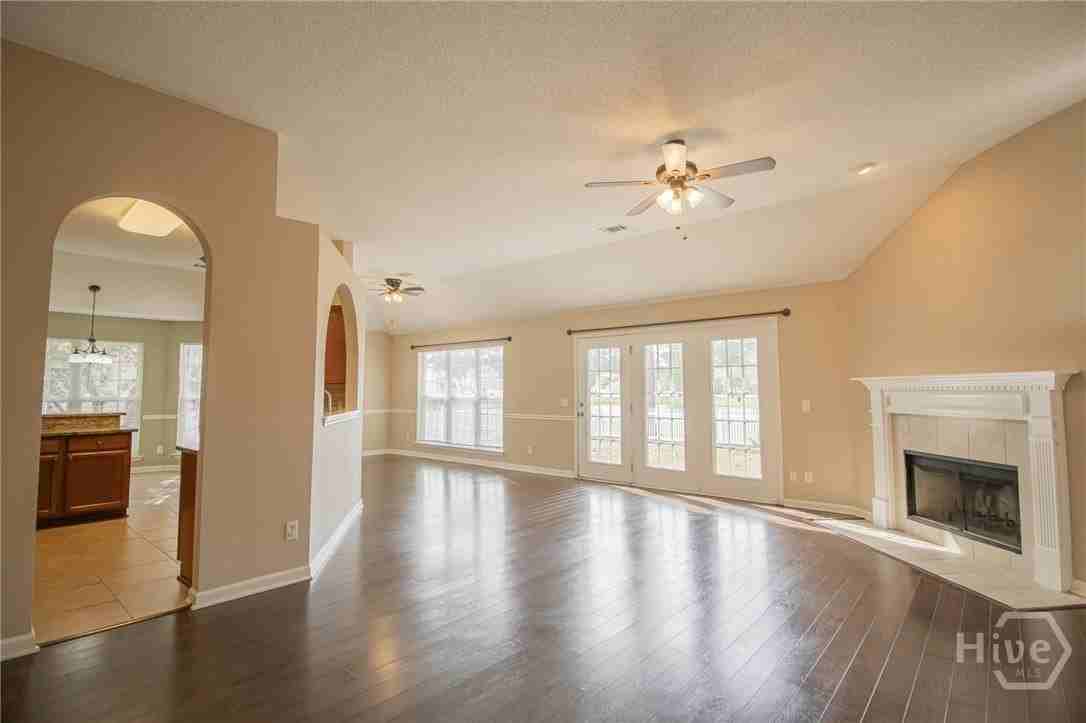 152 Fire Thorn Ln - Photo 5 of 50