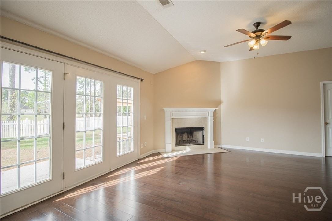 152 Fire Thorn Ln - Photo 6 of 50