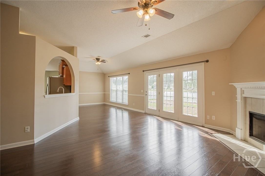 152 Fire Thorn Ln - Photo 7 of 50