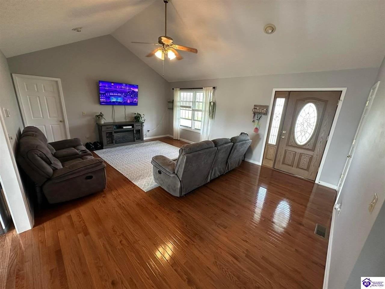 5136 N Long Grove Rd - Photo 3 of 16