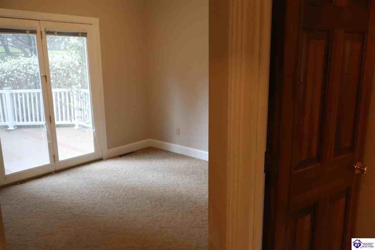 820 Greenview Cir - Photo 2 of 27