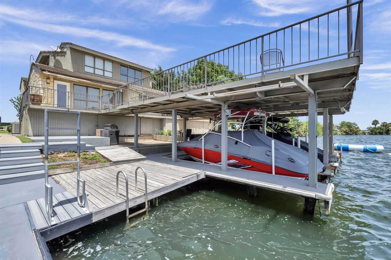 533 Lighthouse Dr - Photo 5 of 30