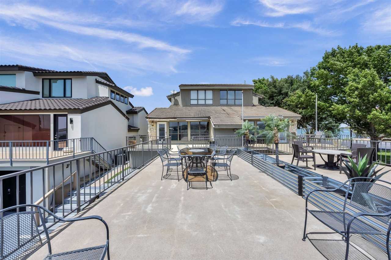 533 Lighthouse Dr - Photo 6 of 30