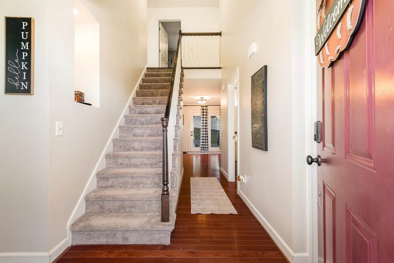 1141 Decca Dr - Photo 3 of 41