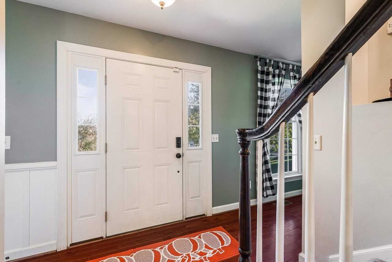 1141 Decca Dr - Photo 4 of 41