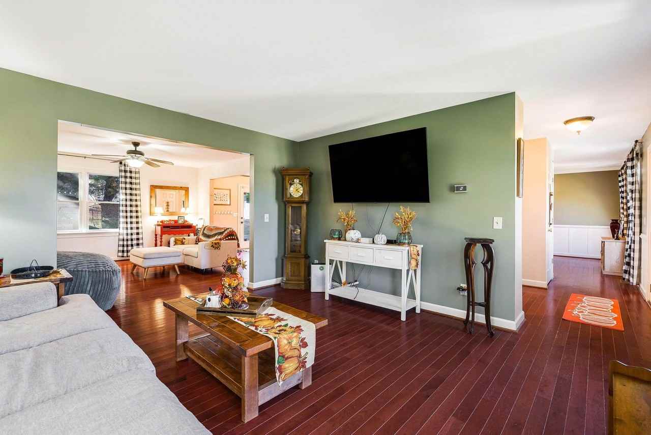 1141 Decca Dr - Photo 6 of 41