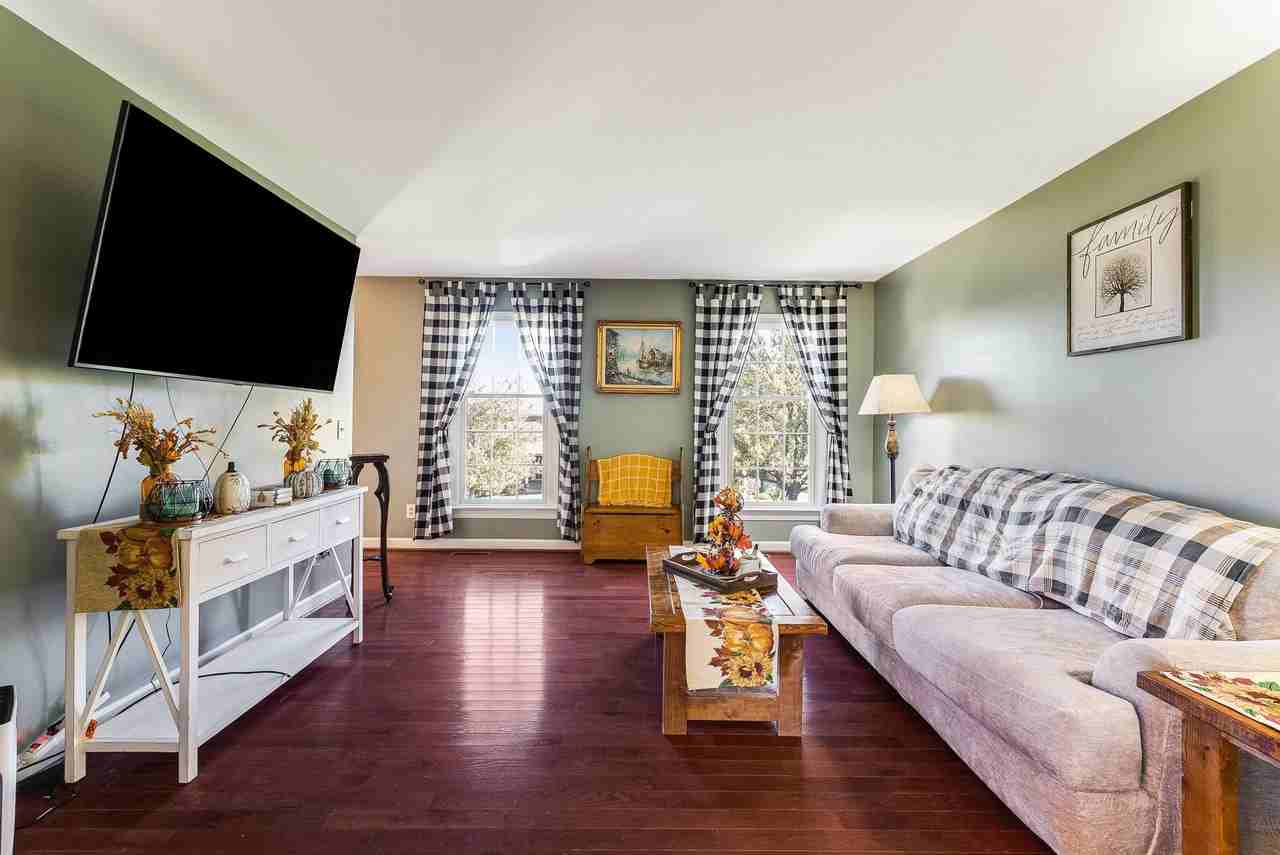 1141 Decca Dr - Photo 7 of 41