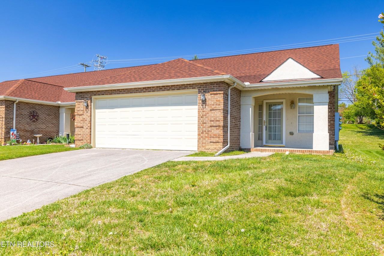 7037 Wakan Ln - Photo 5 of 33