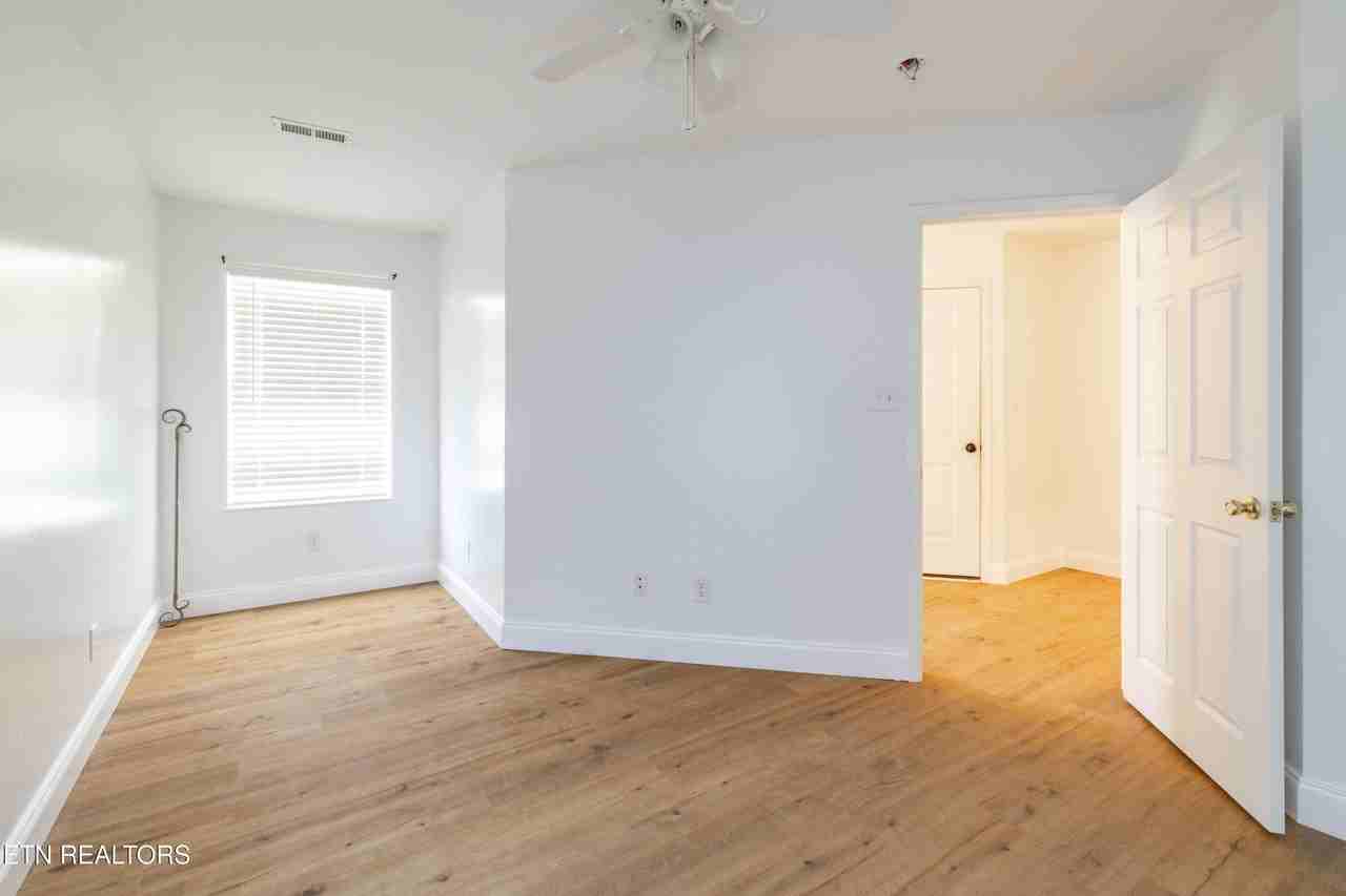 7037 Wakan Ln - Photo 6 of 33