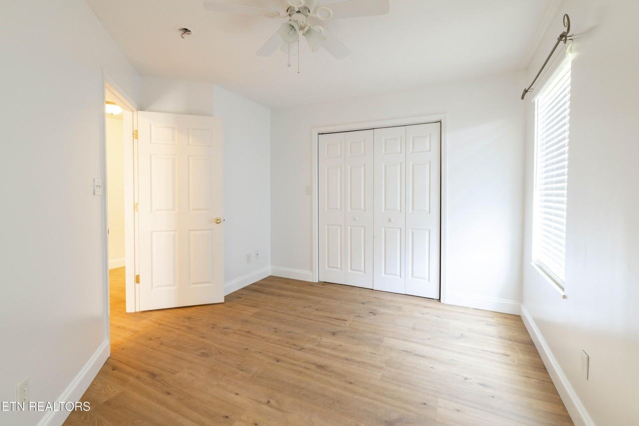 7037 Wakan Ln - Photo 7 of 33