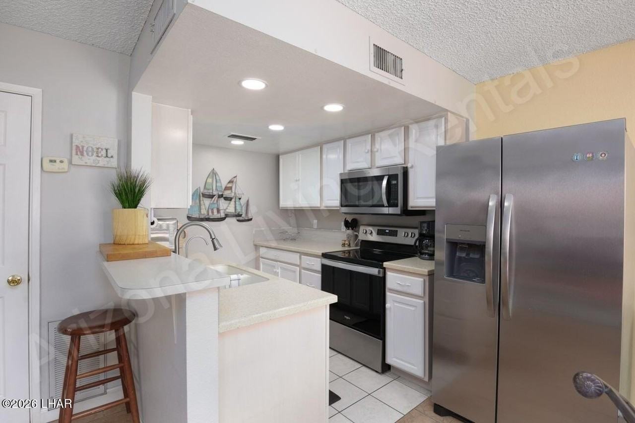 1719 Los Lagos Dr Unit B - Photo 4 of 13