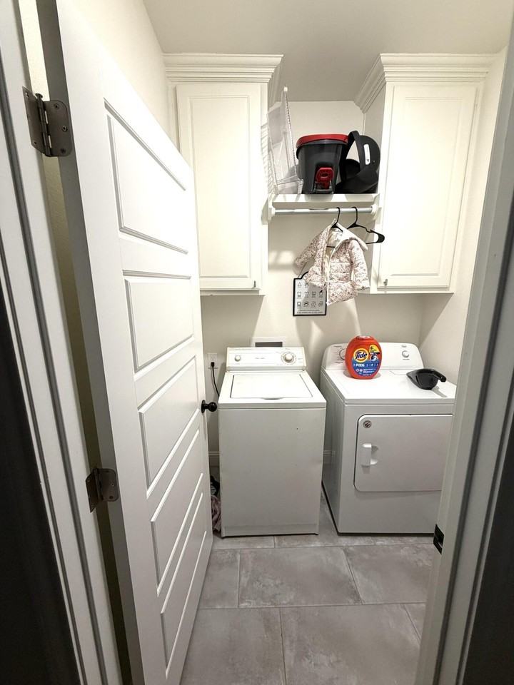 1018 N Genoa Ave - Photo 5 of 17