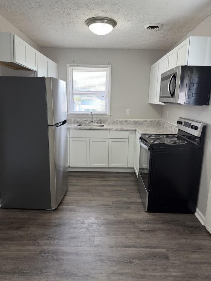 3200 Baird Ct Apt A - Photo 4 of 14