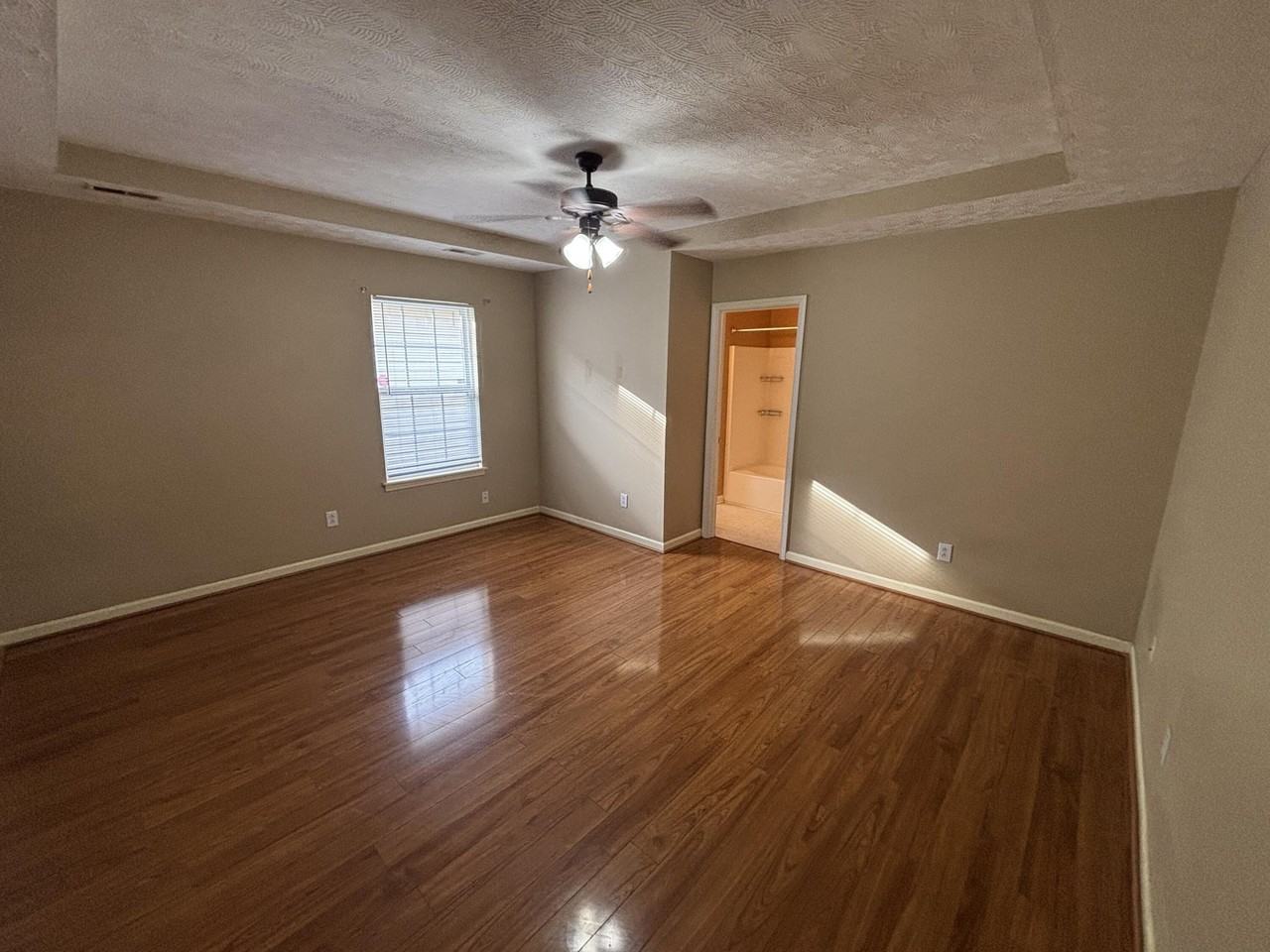 2601 Buck Ln - Photo 5 of 17