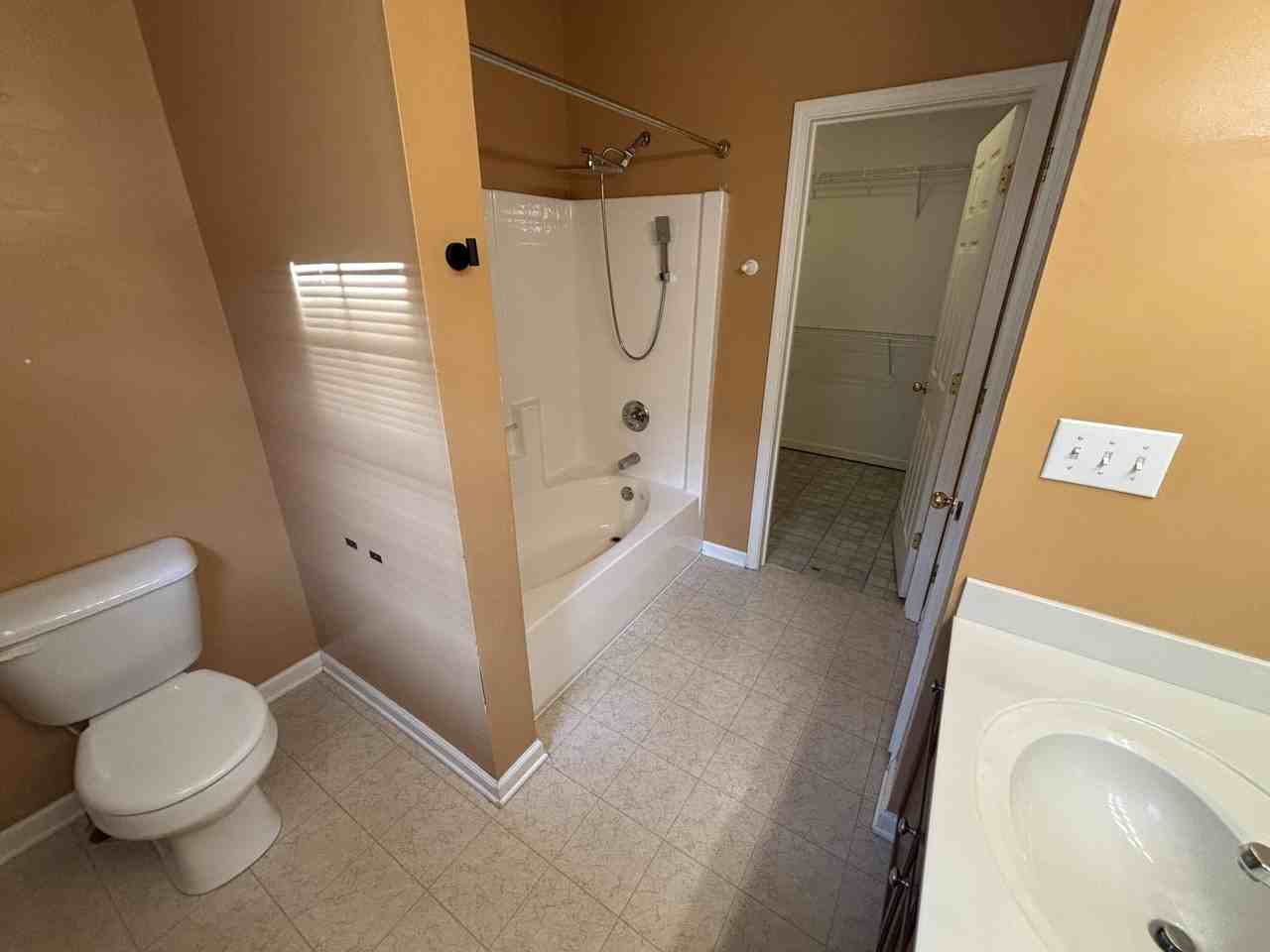 2601 Buck Ln - Photo 7 of 17