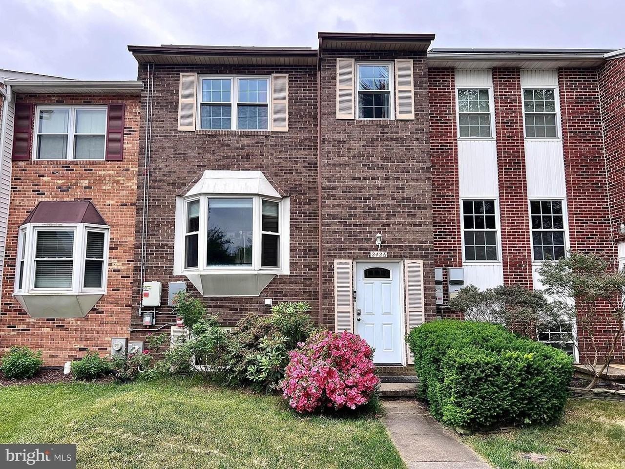 2426 Vineyard Ln - Photo 2 of 39