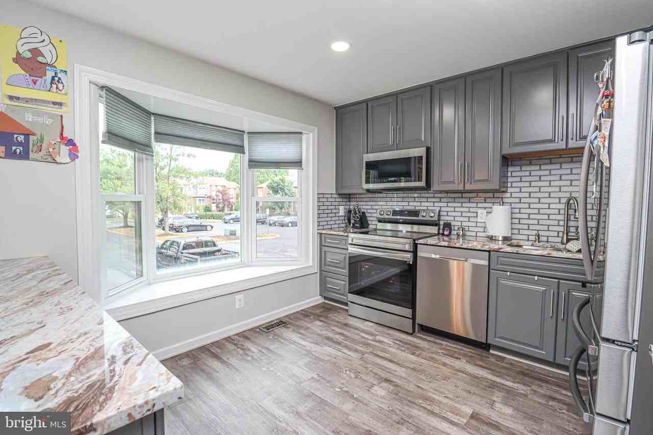 2426 Vineyard Ln - Photo 6 of 39