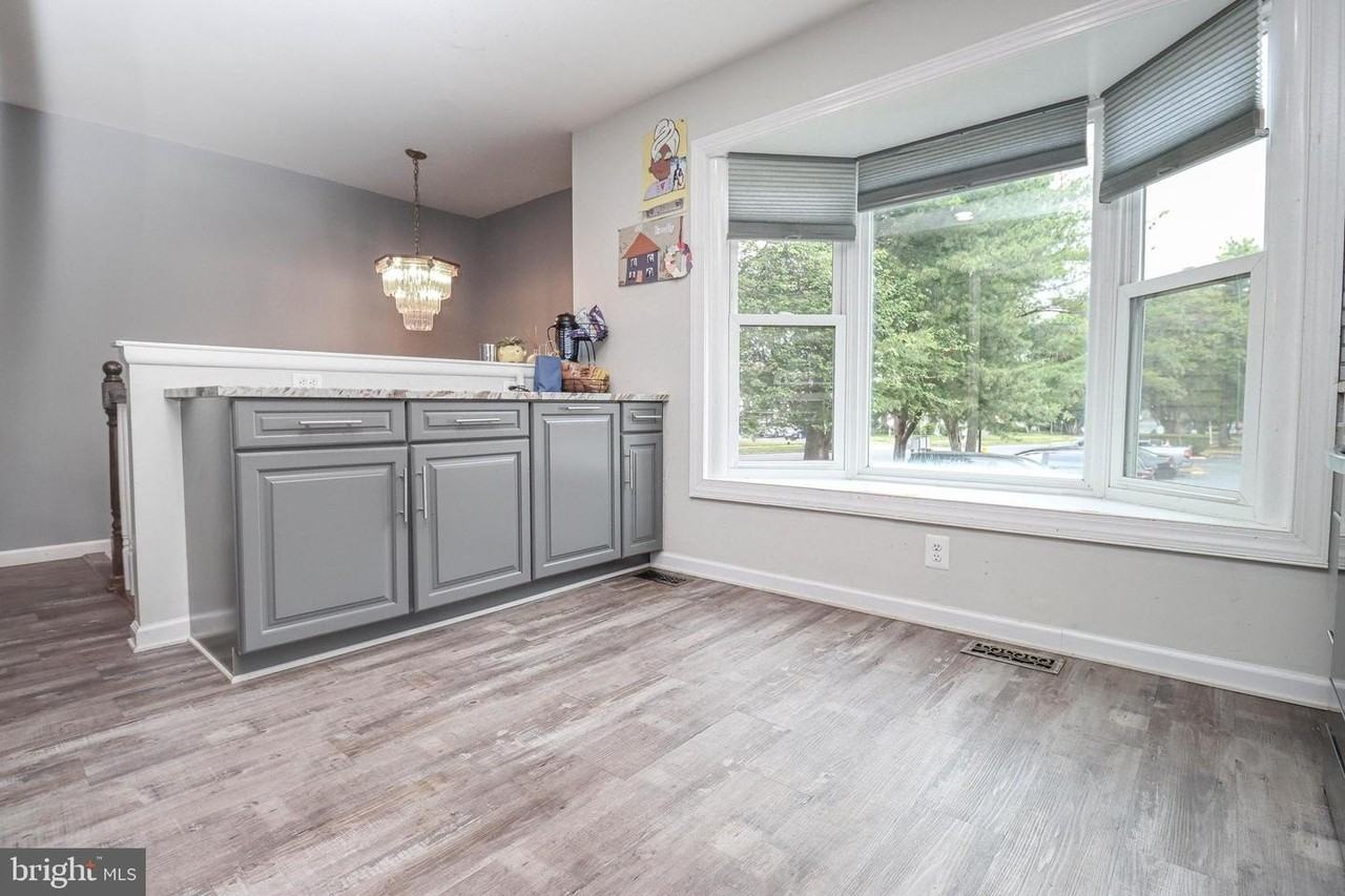 2426 Vineyard Ln - Photo 7 of 39