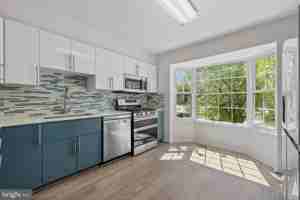 featured image of 1095 Travis Ln