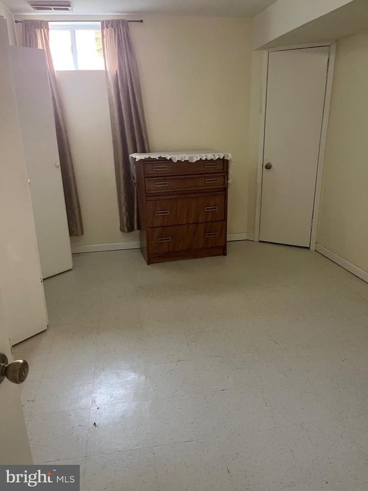 10702 Blossom Ln Bsmt #Bsmt - Photo 4 of 9