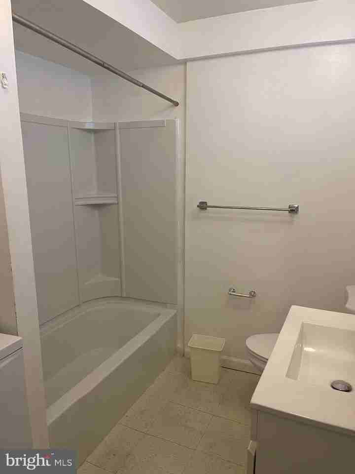 10702 Blossom Ln Bsmt #Bsmt - Photo 5 of 9