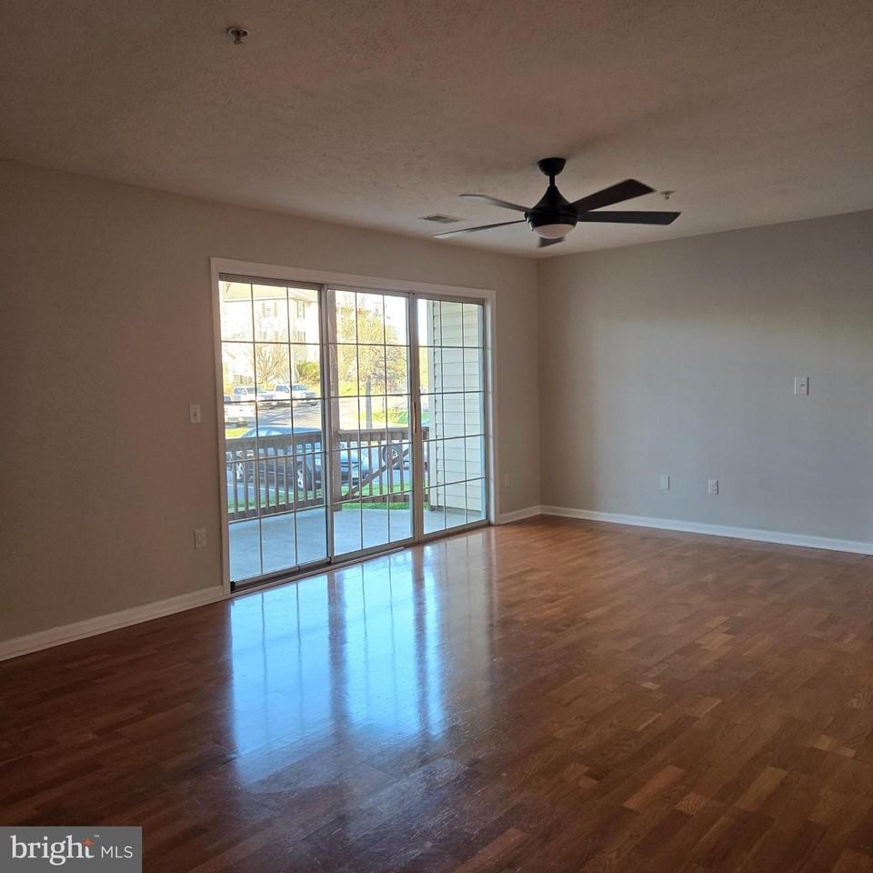 129-2 Brookland Ter - Photo 6 of 18