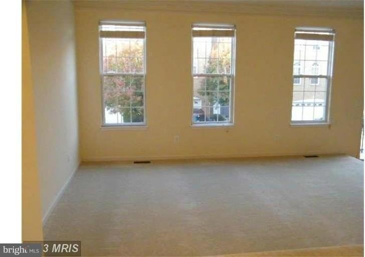 21505 Trowbridge Sq - Photo 2 of 34