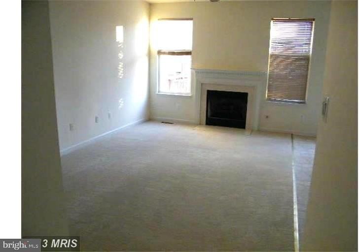 21505 Trowbridge Sq - Photo 3 of 34