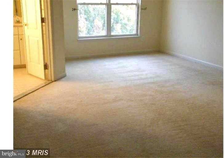 21505 Trowbridge Sq - Photo 6 of 34