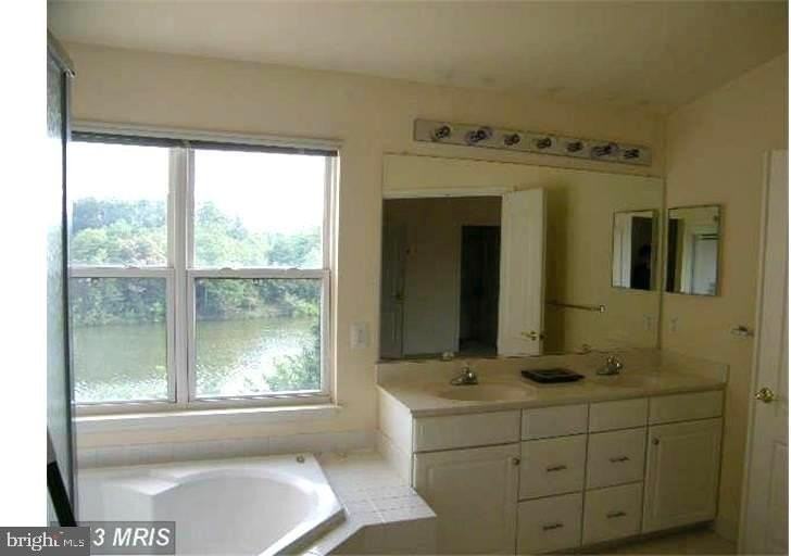 21505 Trowbridge Sq - Photo 7 of 34